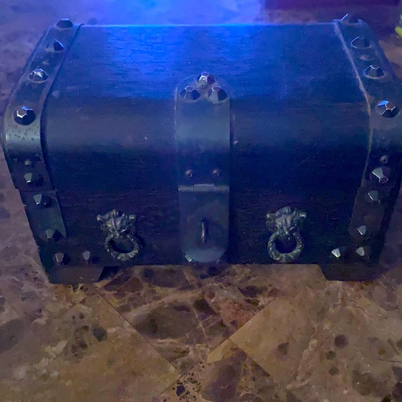 Other - Treasure chest with lions heads LOCKABLE HASP studded metal accents chains JAPAN